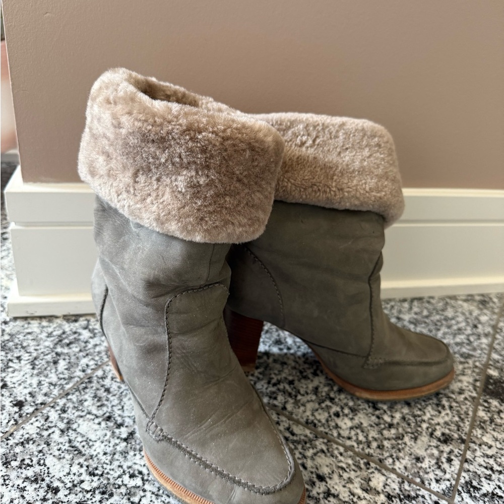 Women's Gray Shearling-Lined Boots